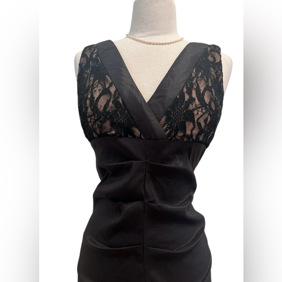 R & M Richards sequined Lace/Taffeta Mermaid Gown - Picture 4 of 7